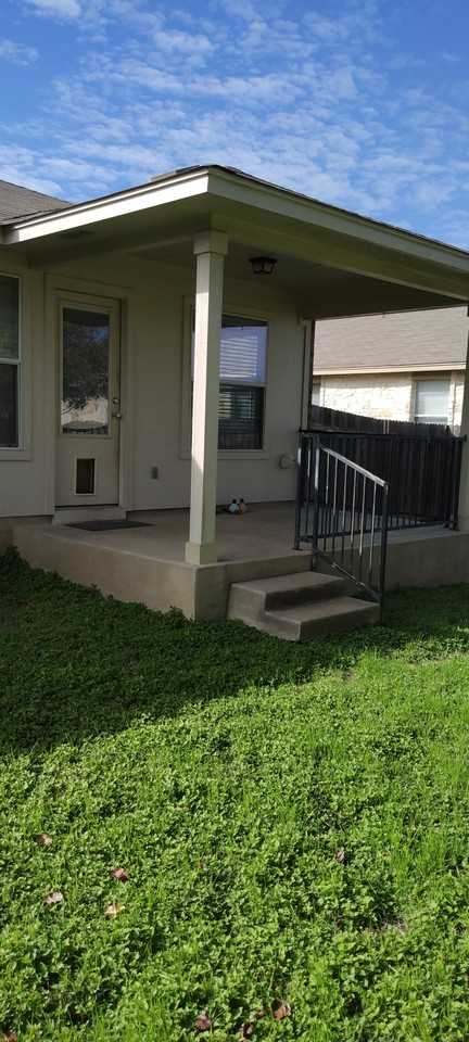 1118 Burgess Dr - Photo 2 of 7