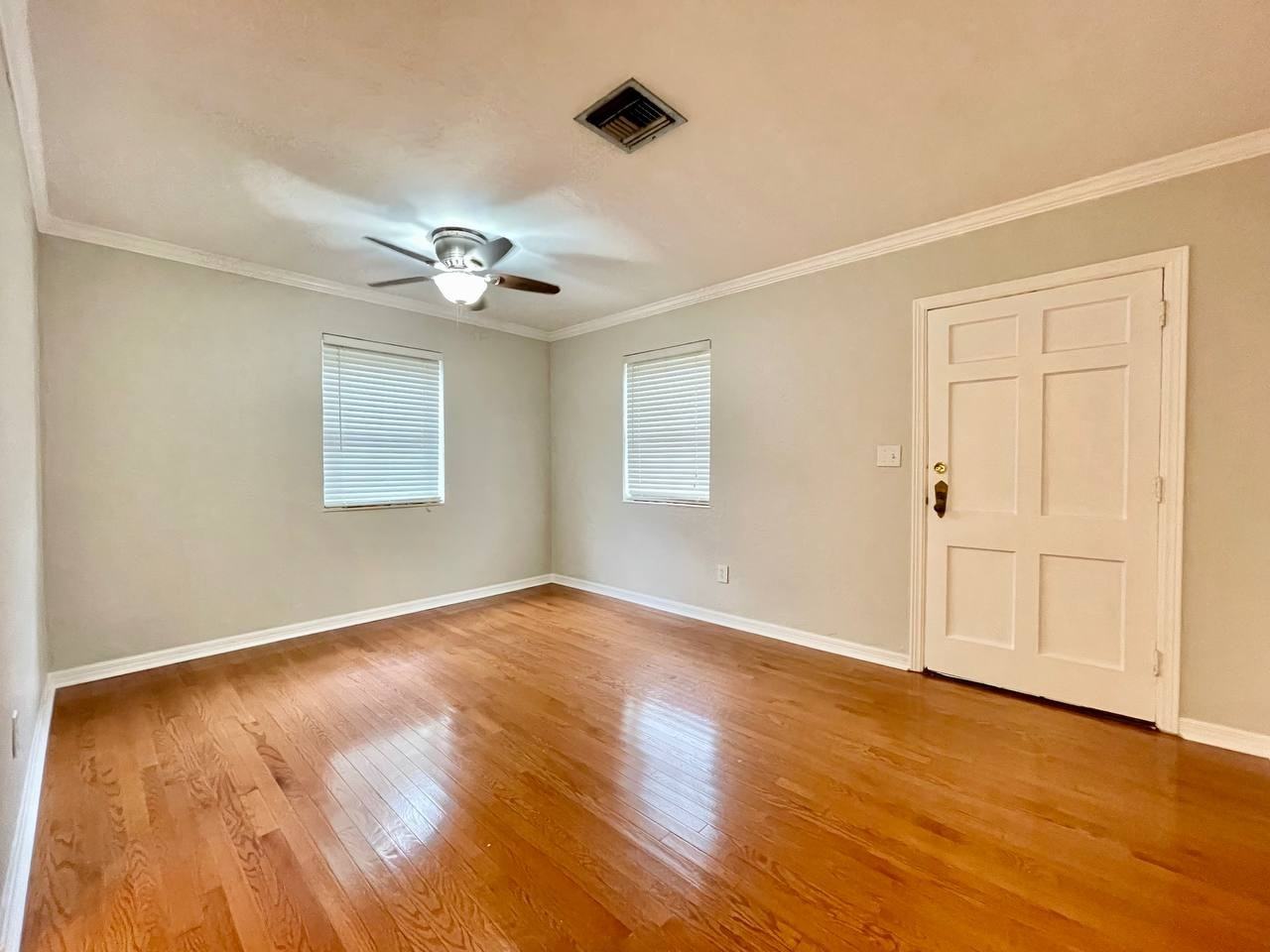 3605 S Sterling Ave - Photo 3 of 34