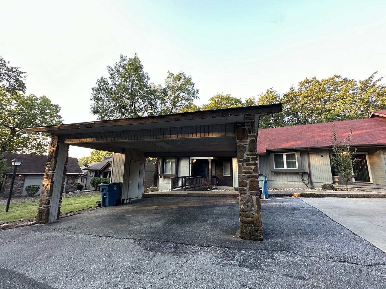 8 Lunsford Ln - Photo 2 of 32