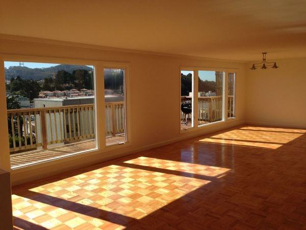 658 Laurel St - Photo 3 of 6