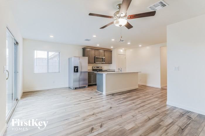 1066 W 20th St - Photo 2 of 16