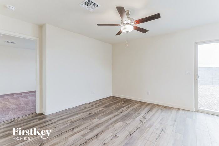 1066 W 20th St - Photo 3 of 16