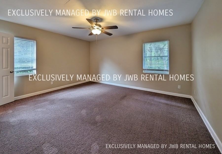 3518 Edgewater Dr - Photo 2 of 9