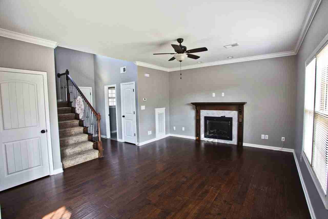 968 Smoots Dr - Photo 3 of 18