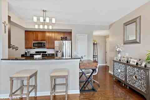 50 S Grove Ave #622 - Photo 2 of 20