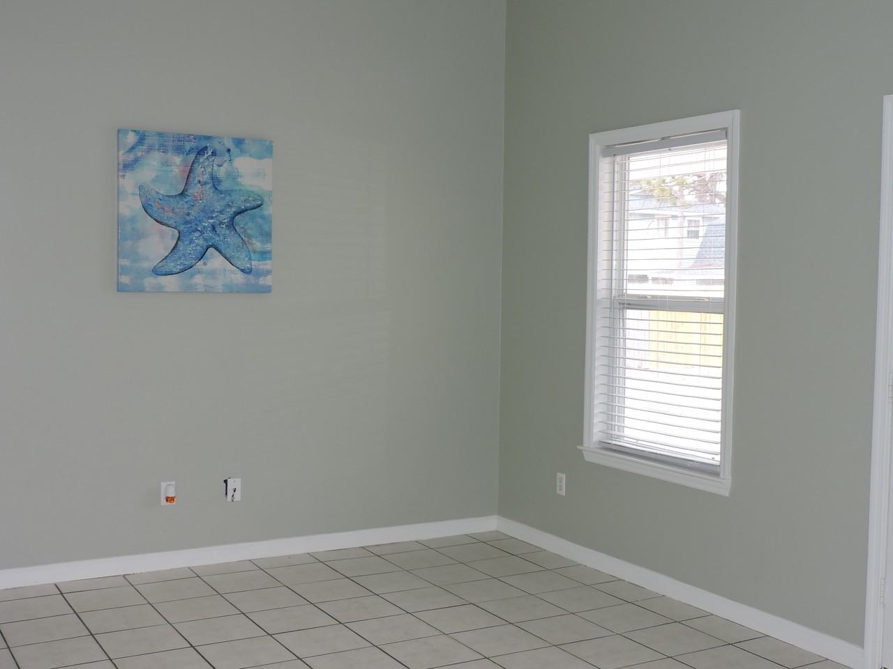 5931 Pinetree Avenue - Photo 4 of 32