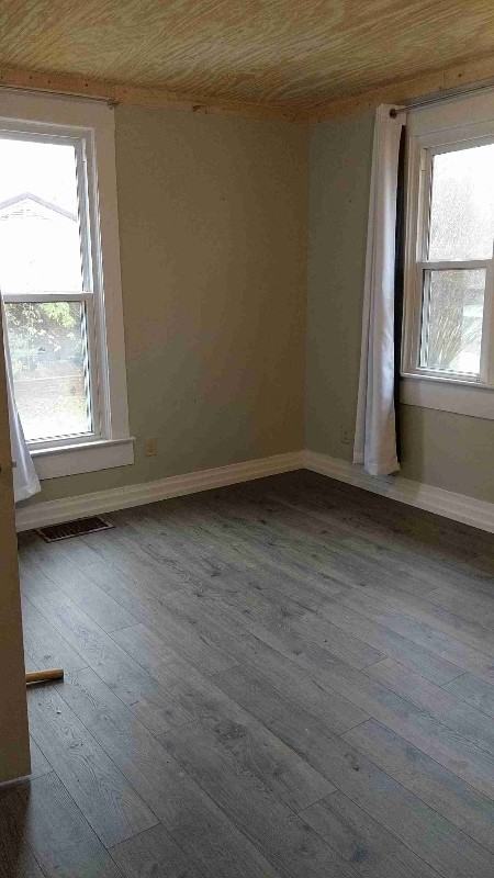 302 Forrest Ave - Photo 2 of 7