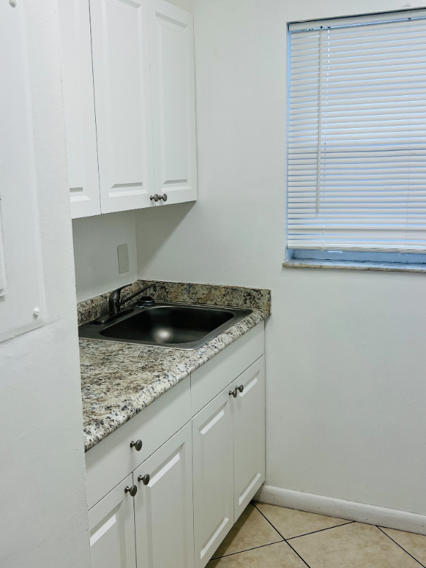 510 24th Ave N #603 - Photo 3 of 14