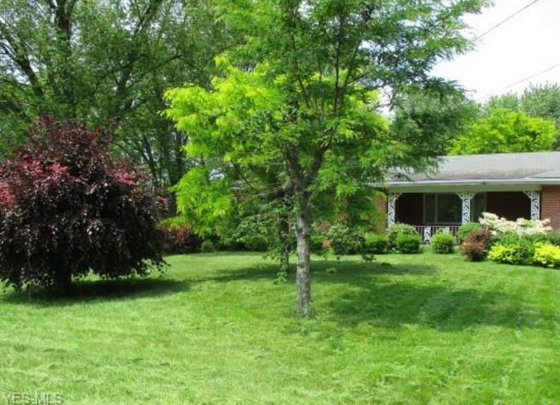 266 Park Dr - Photo 3 of 10