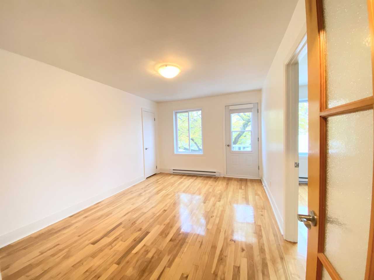 996 Avenue Guybourg - Photo 3 of 21