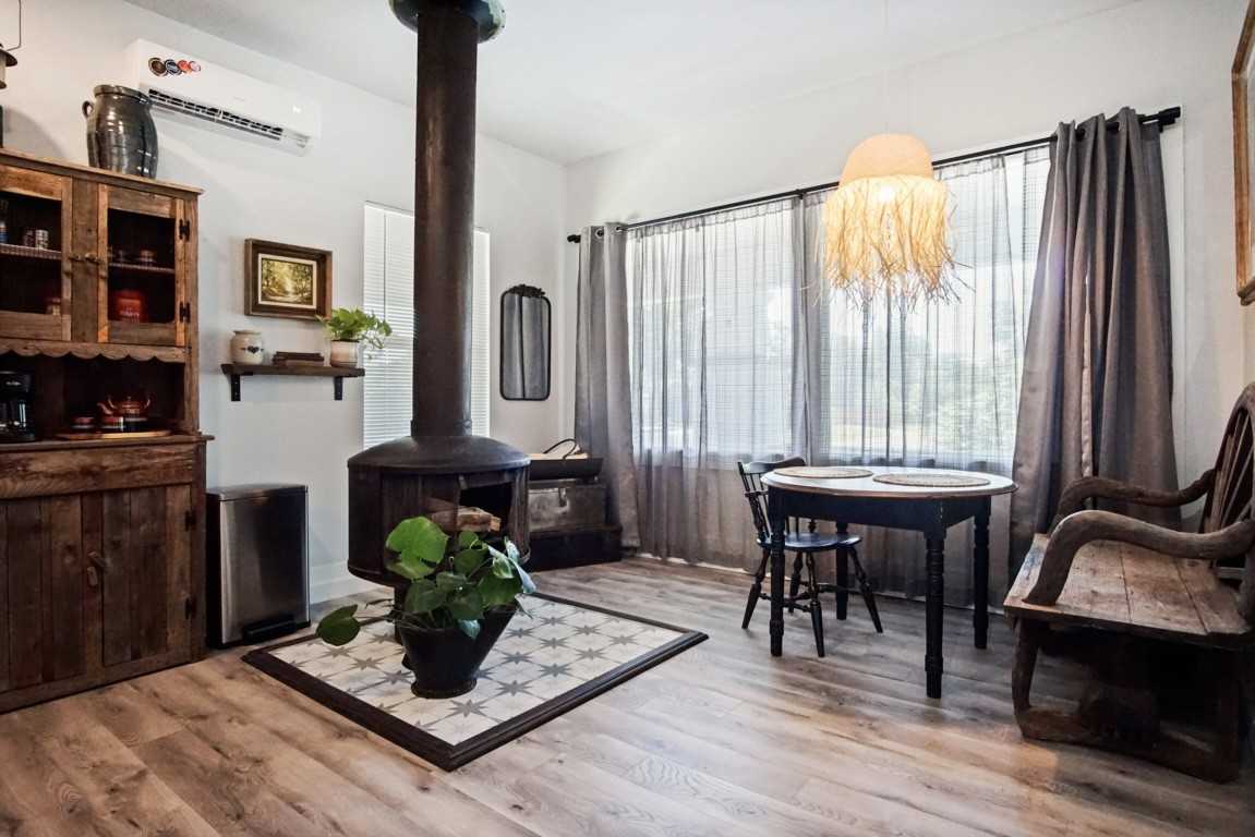 1003 Nw 34th St #NA - Photo 2 of 15