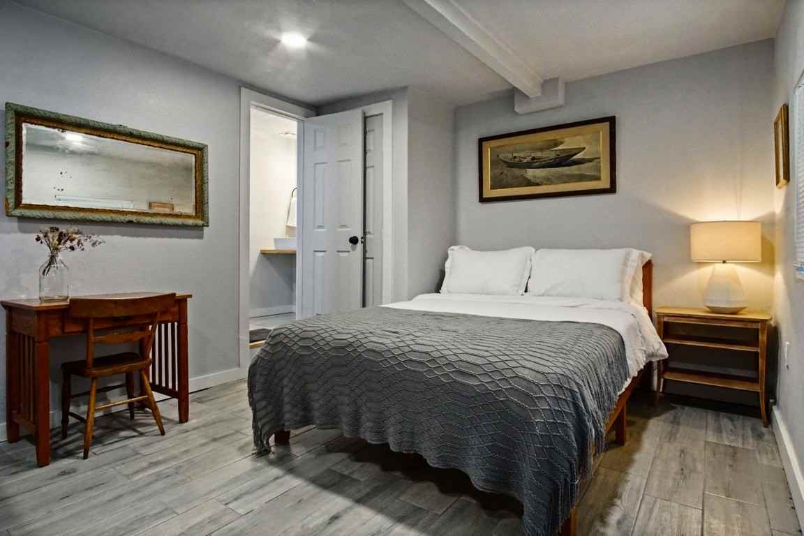 1919 Nw 36th St #B - Photo 3 of 18