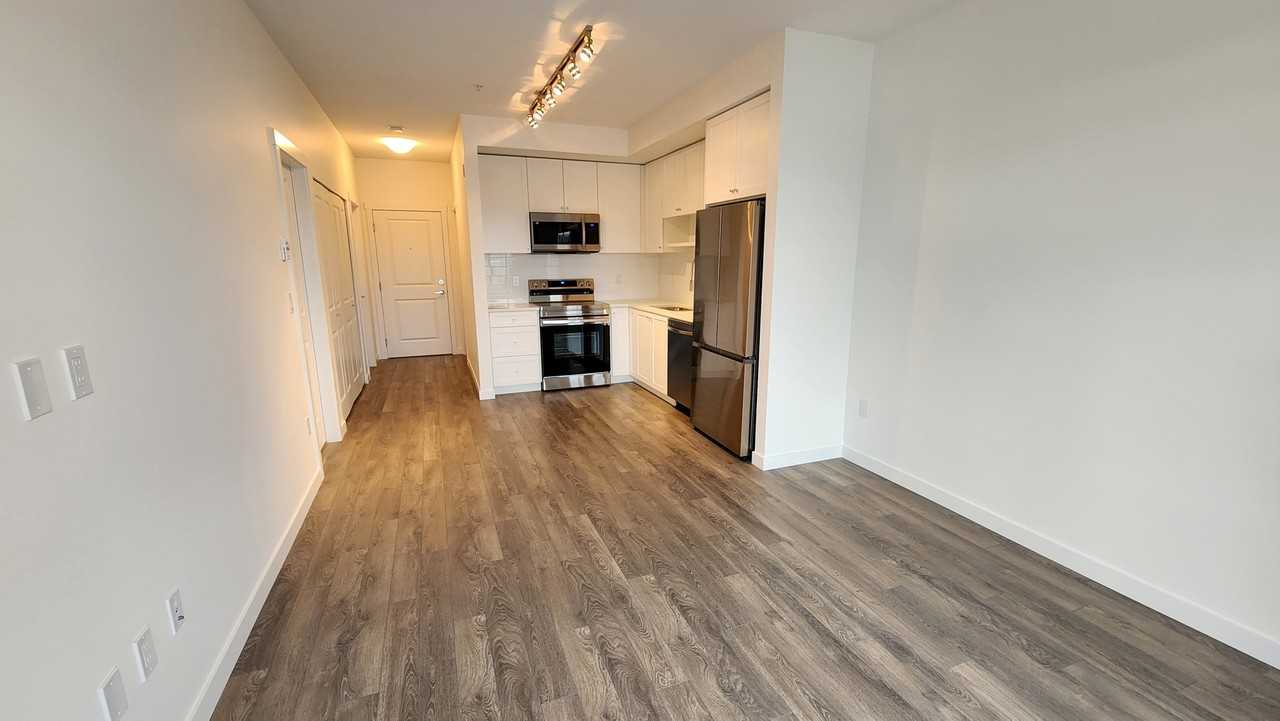 15848 Fraser Highway, Surrey, Bc V4n 6x6 2 Bedroom Apartment For $2,200 