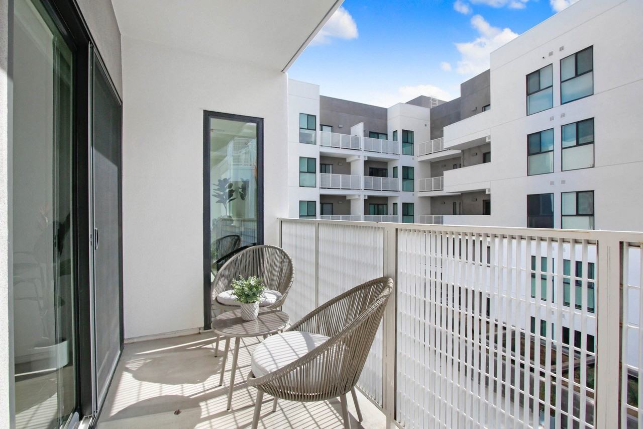 Watermark Apartments - Photo 7 of 62