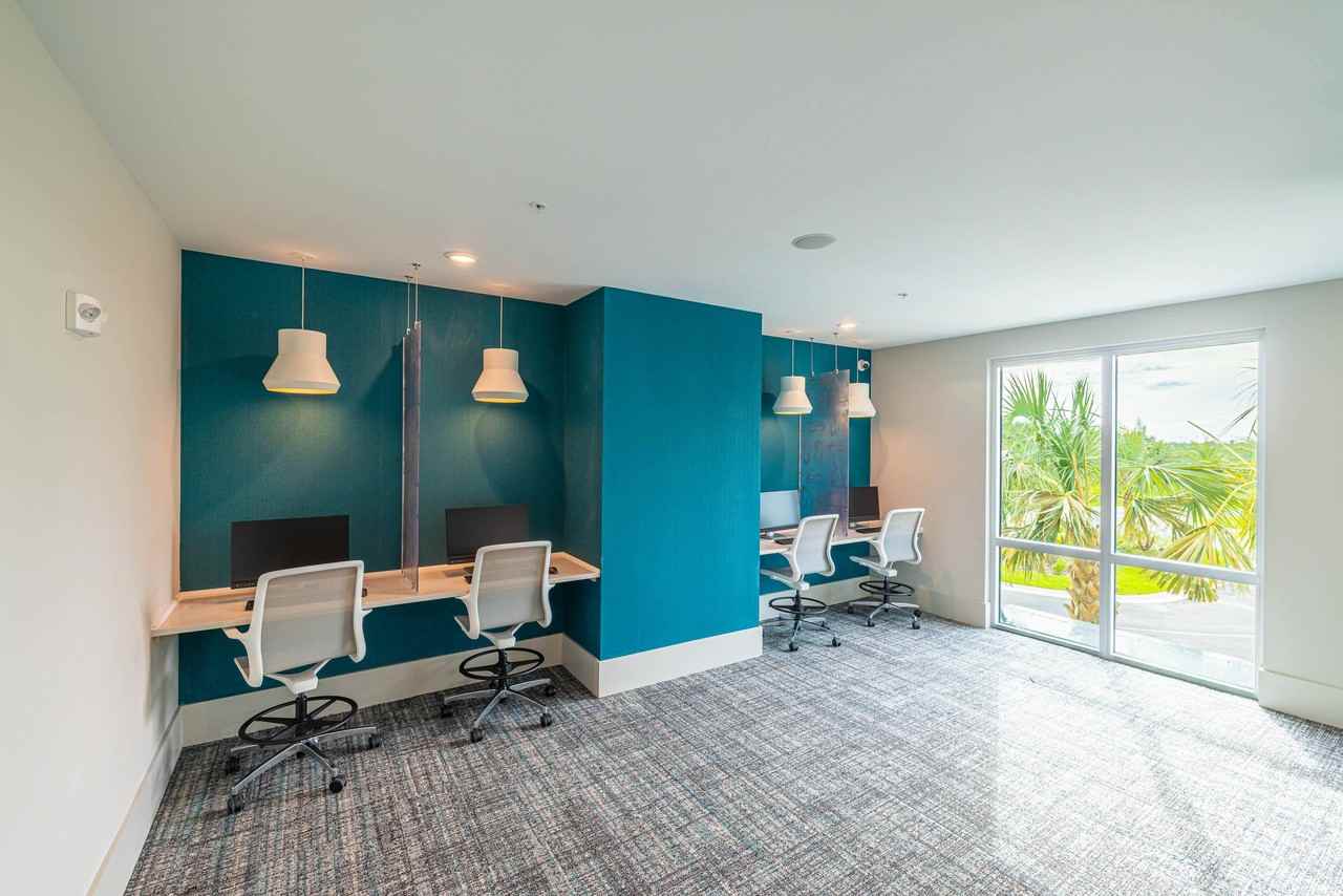 Linz of Viera - Photo 5 of 35