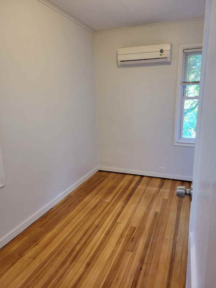 410 Morse Ave - Photo 3 of 10