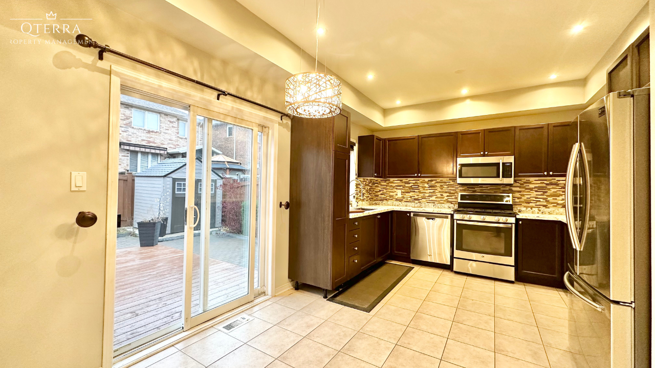 92 Penndutch Cir, Whitchurch - Photo 3 of 34