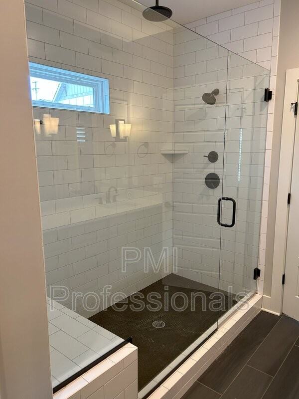 111 Creighton Ave #B - Photo 6 of 23