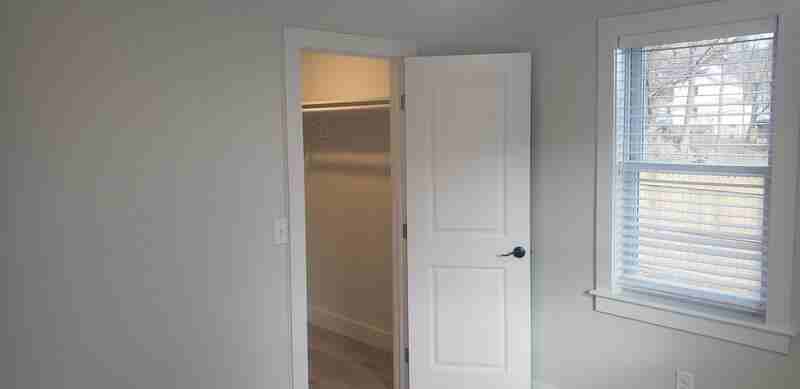 453 Vineyard Ave - Photo 7 of 27