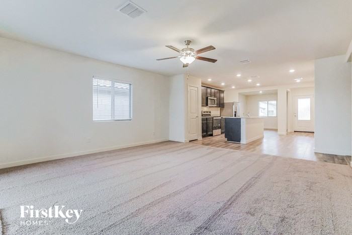 991 W 20th St - Photo 2 of 16