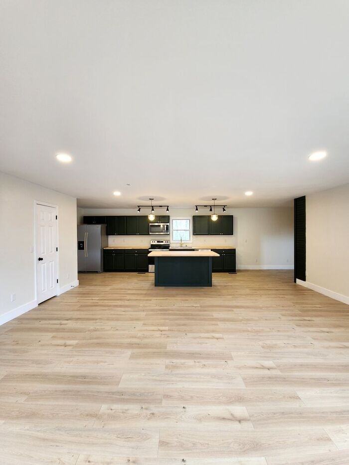 49 Bayshore Dr #B - Photo 3 of 27