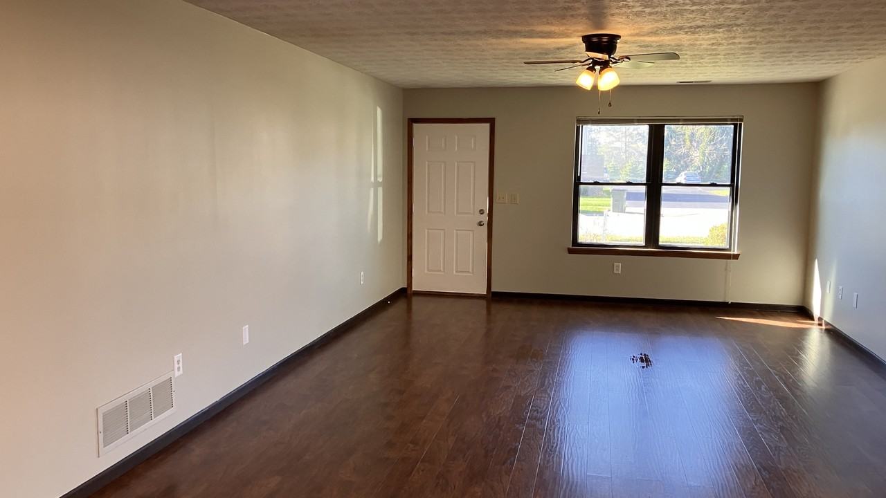 1872 N Lakeman Dr #1872 - Photo 3 of 20