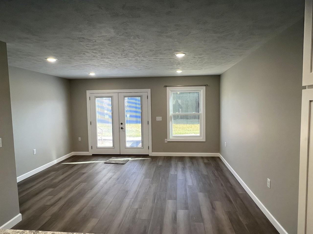 7 Lakewood Dr #TH7 - Photo 3 of 10