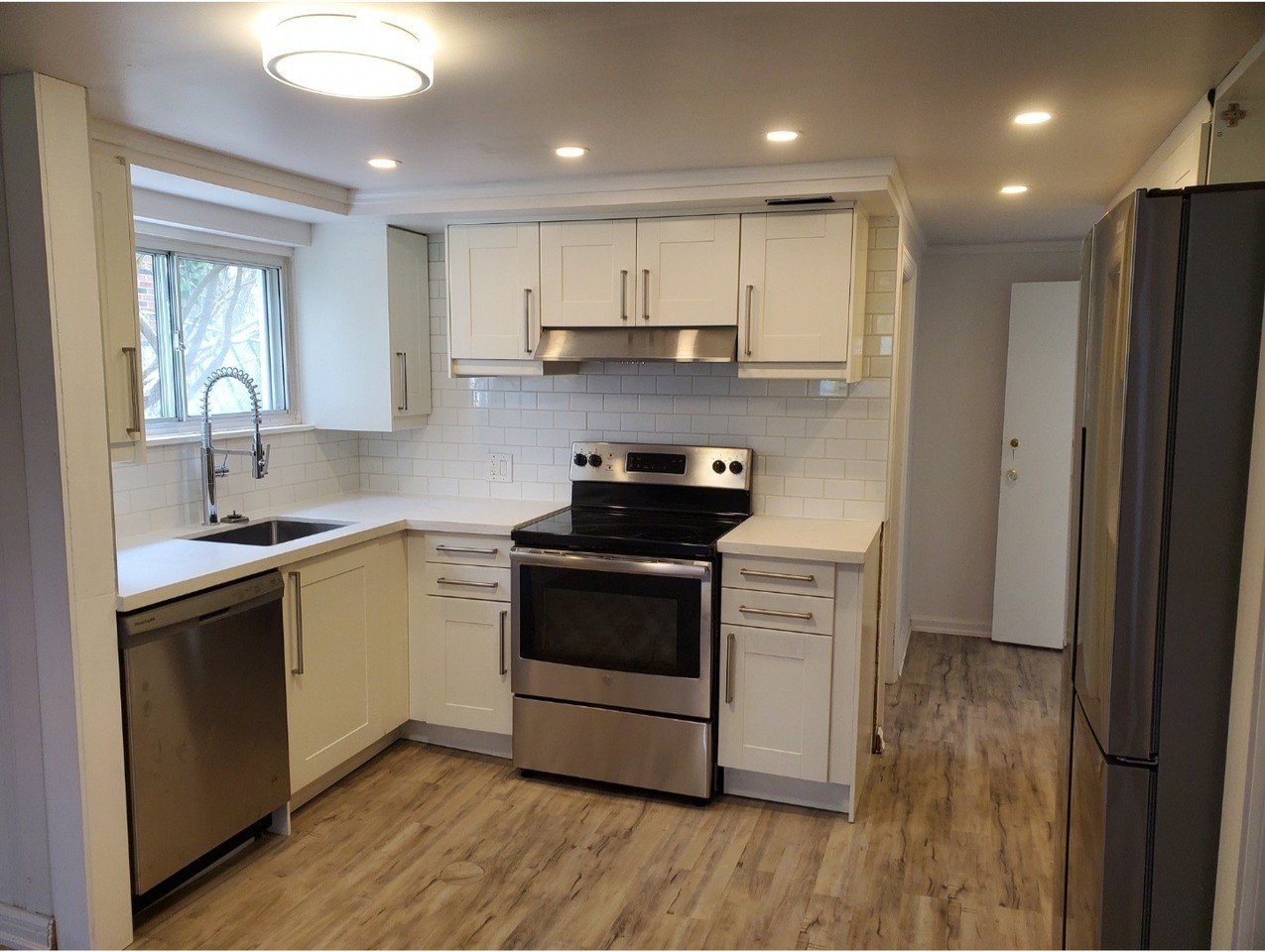 2223 Kingston Road - Photo 2 of 7