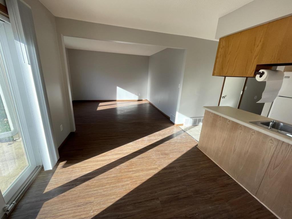 2214 18th Ave Se - Photo 2 of 29