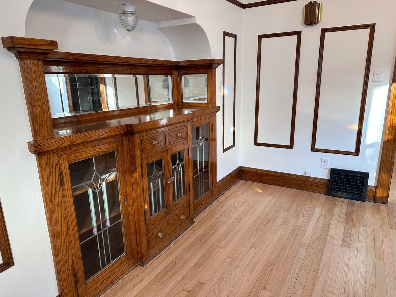 1912 S 91st St - Photo 2 of 32