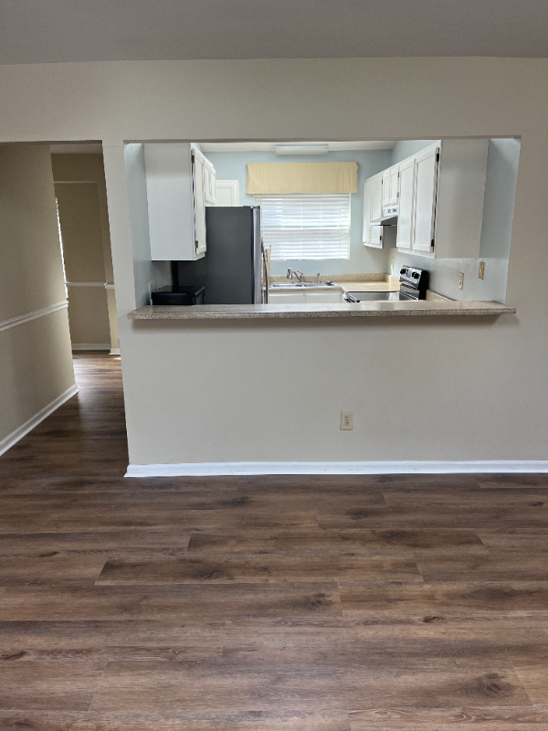 1283 Llewellyn Rd - Photo 5 of 15