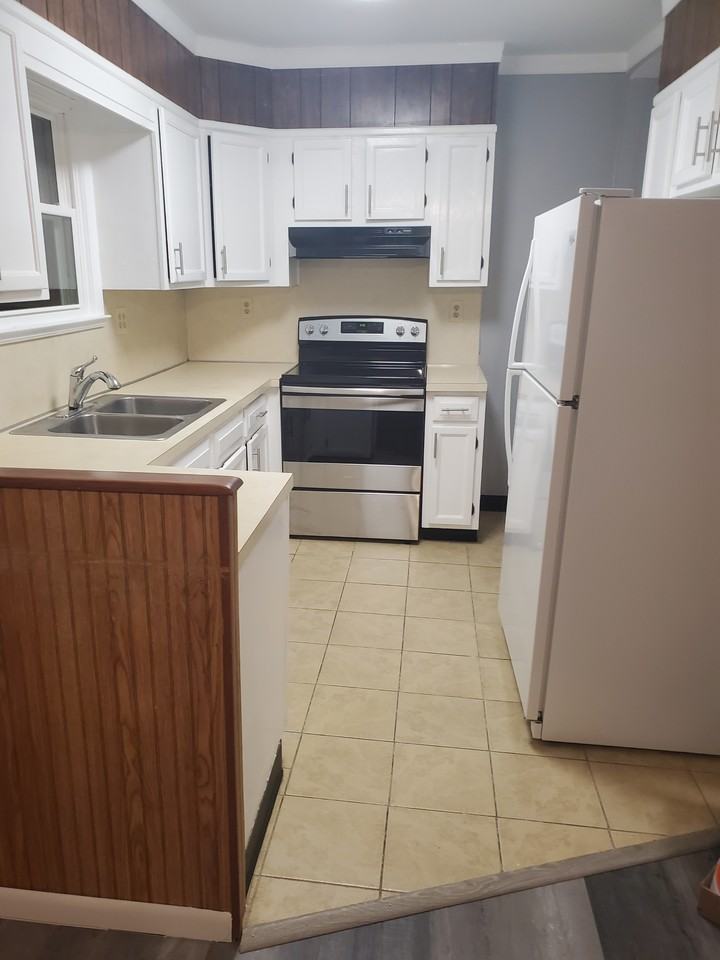 4204 Saint Lawrence Ave #NA - Photo 3 of 4