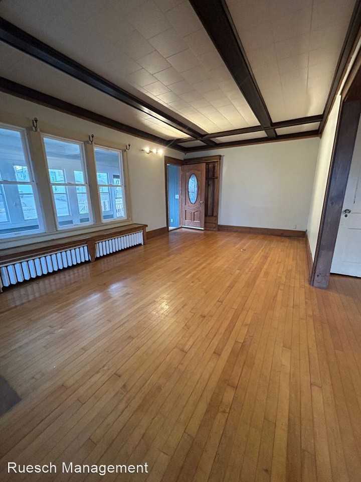 516 New York Ave - Photo 2 of 9