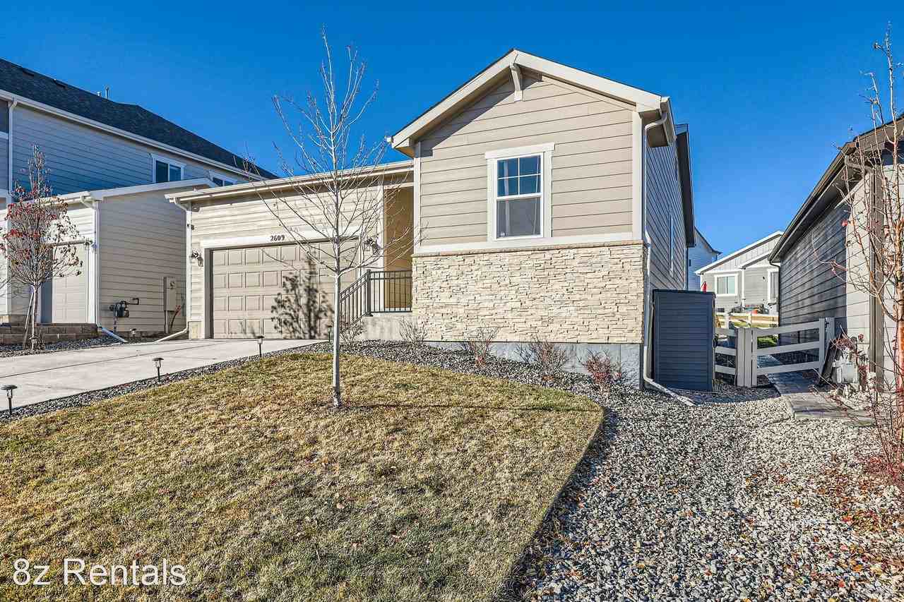 2609 Villageview Ln - Photo 3 of 37