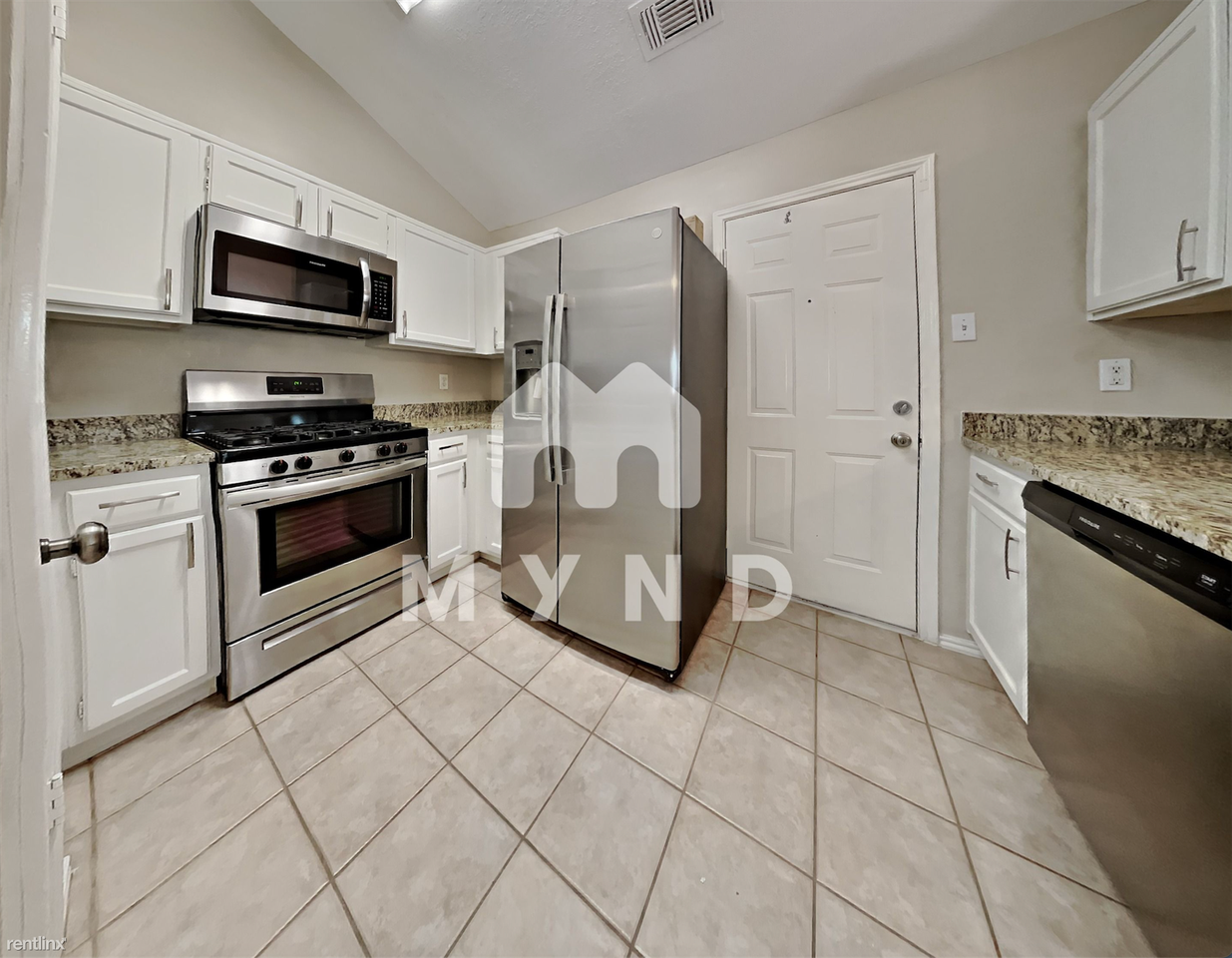 1545 Miller Ave - Photo 2 of 20