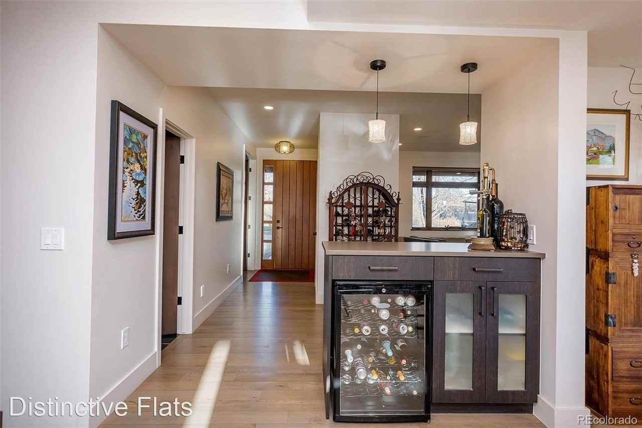 901 Olive St - Photo 3 of 32