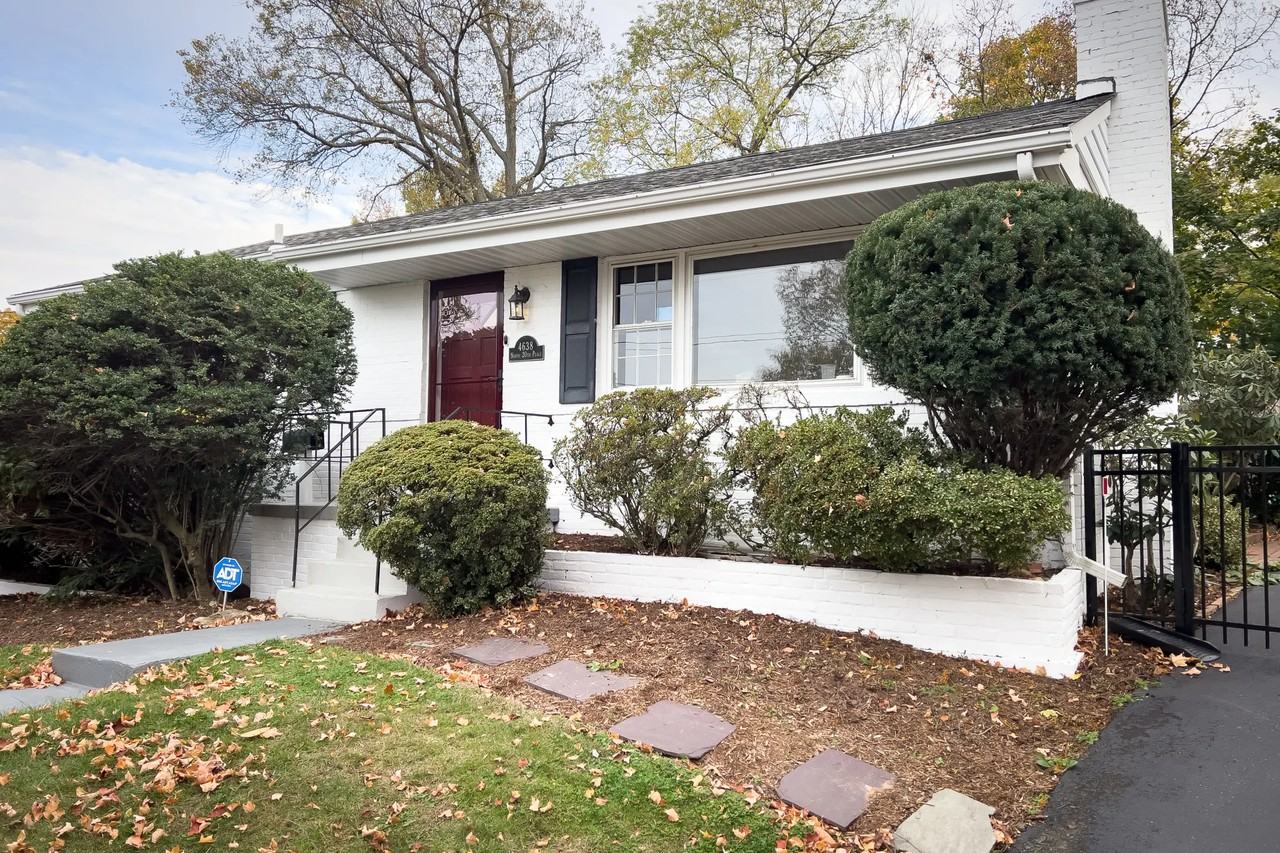 4638 20th Pl N - Photo 2 of 29