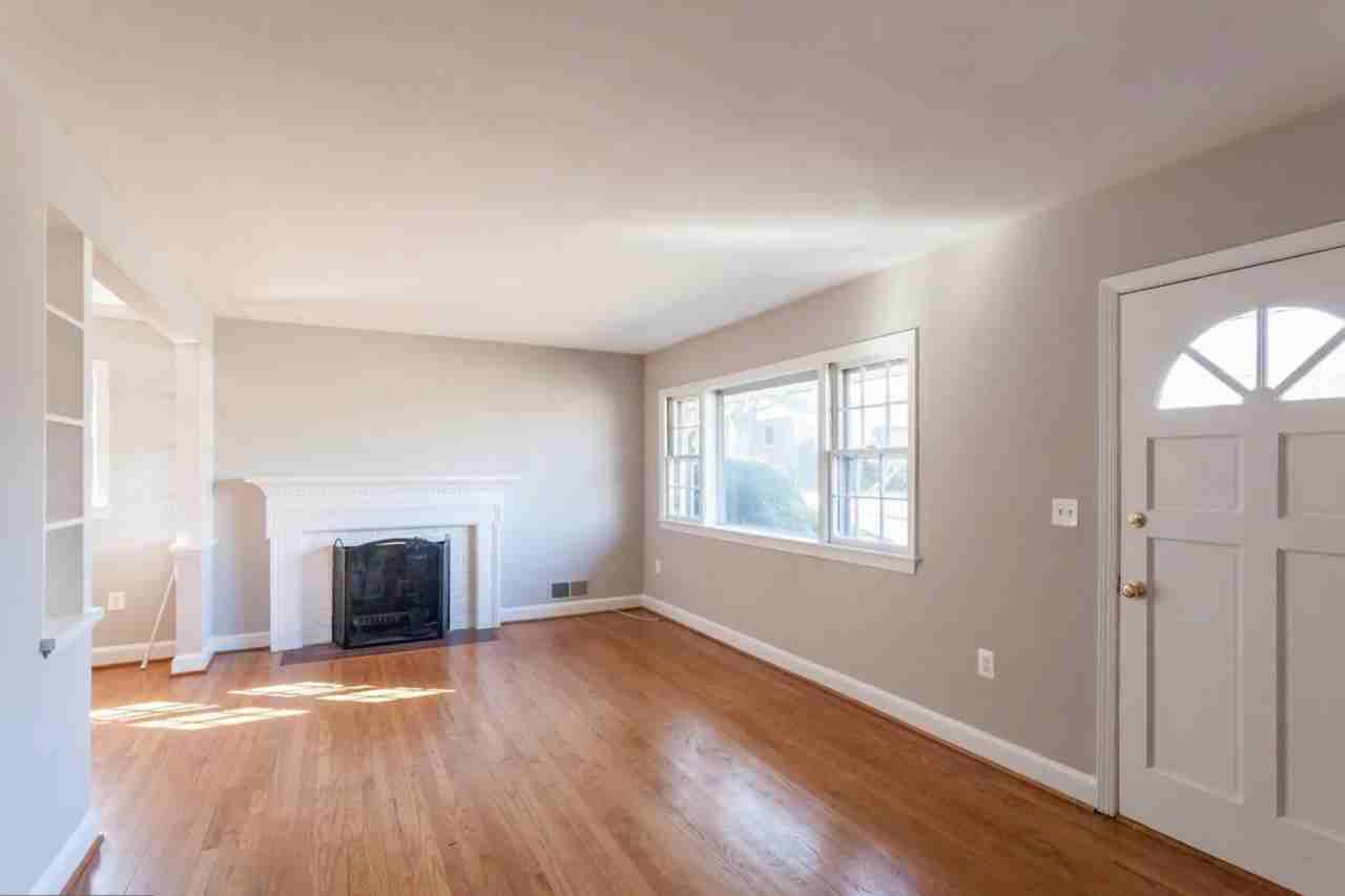 4638 20th Pl N - Photo 3 of 29