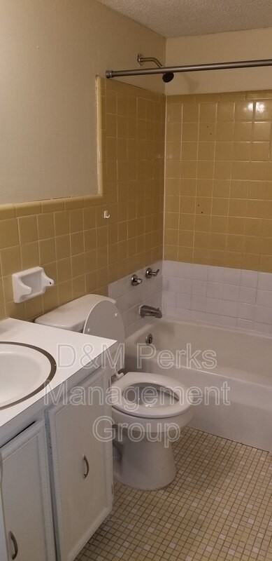 764 81st St S #B - Photo 4 of 17