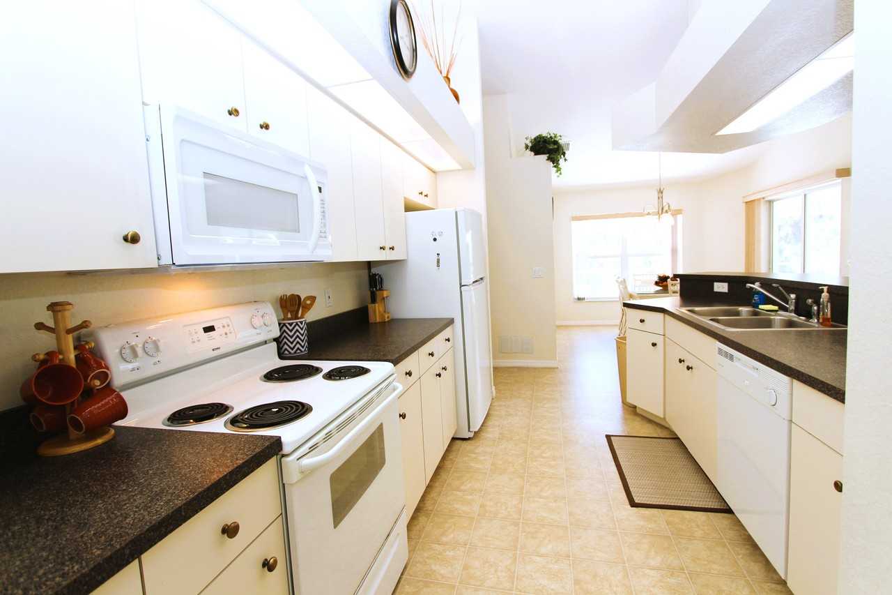 131 White Marsh Ln - Photo 3 of 20