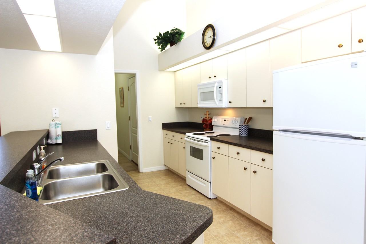 131 White Marsh Ln - Photo 4 of 20