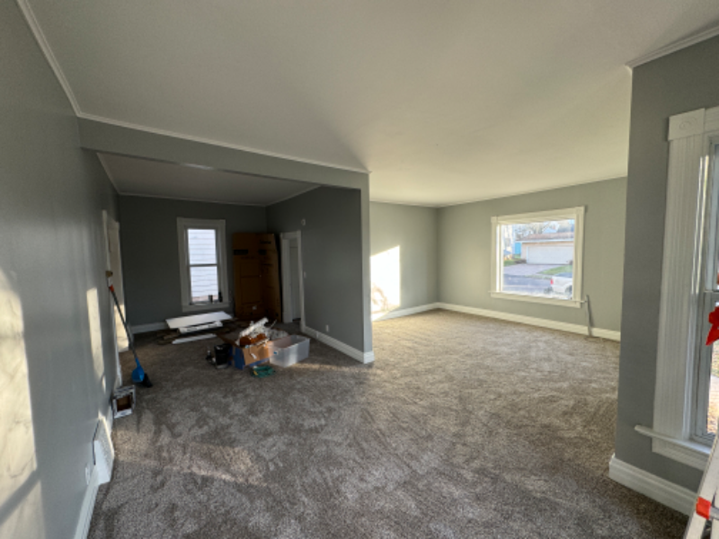 152 W Pewabic St - Photo 3 of 10