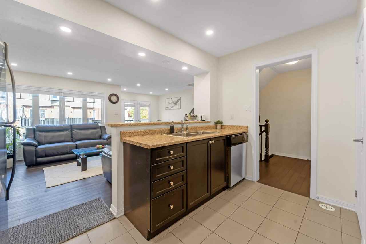 6020 Derry Road - Photo 5 of 14