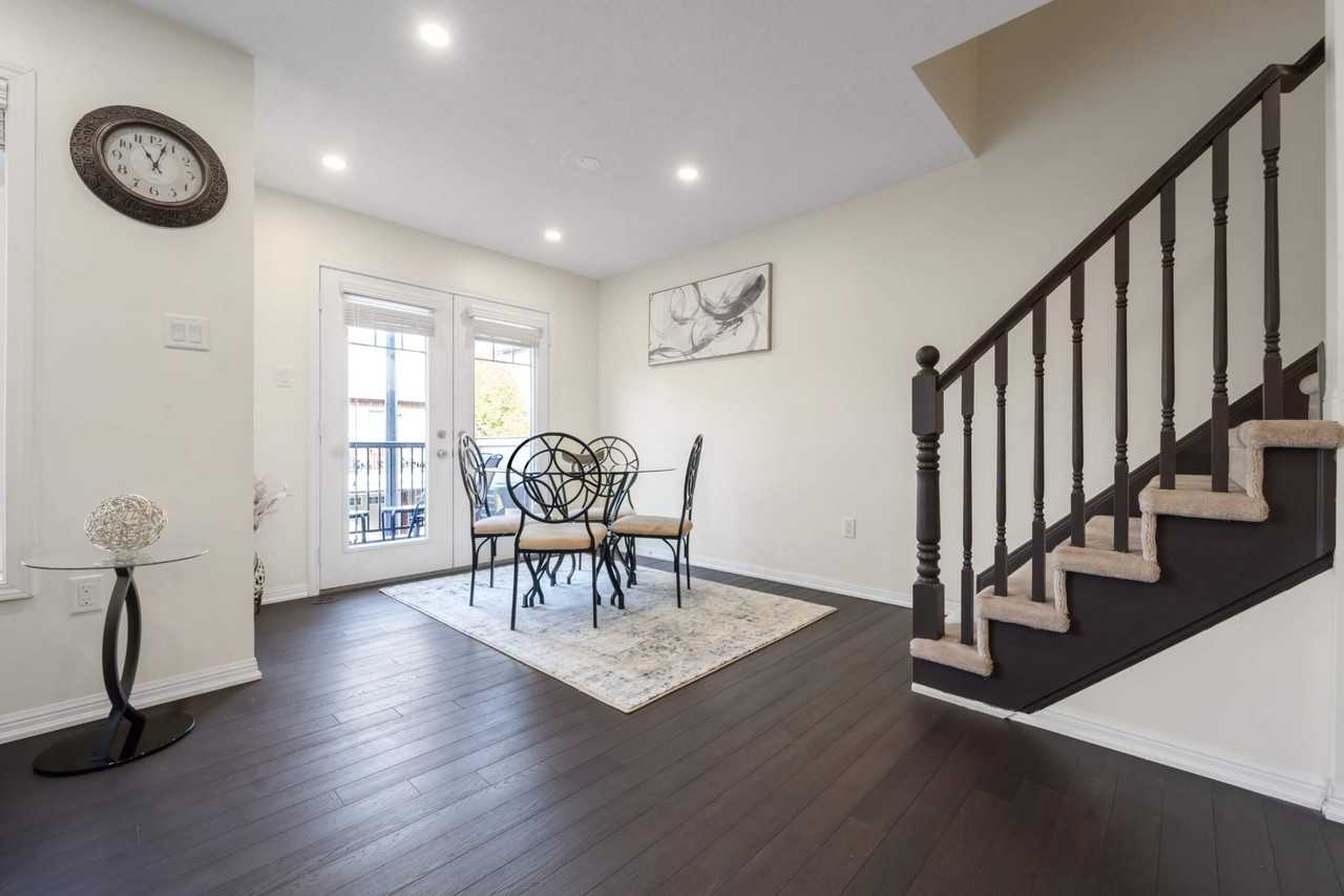 6020 Derry Road - Photo 6 of 14