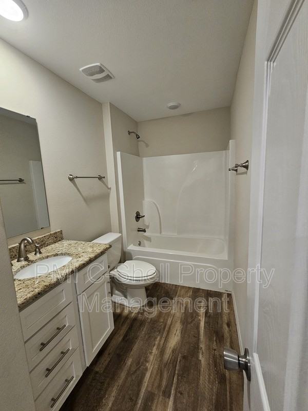 2211 Forsyth St - Photo 7 of 14