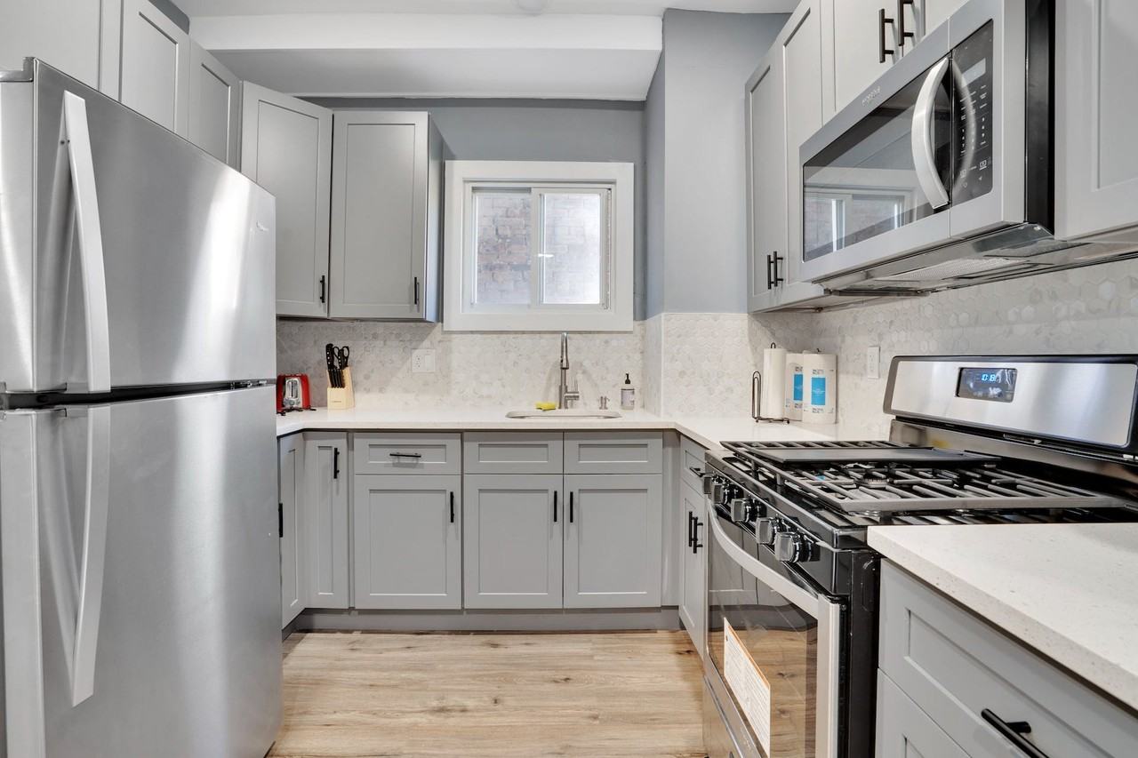 111 Columbus Pl #1 - Photo 2 of 5