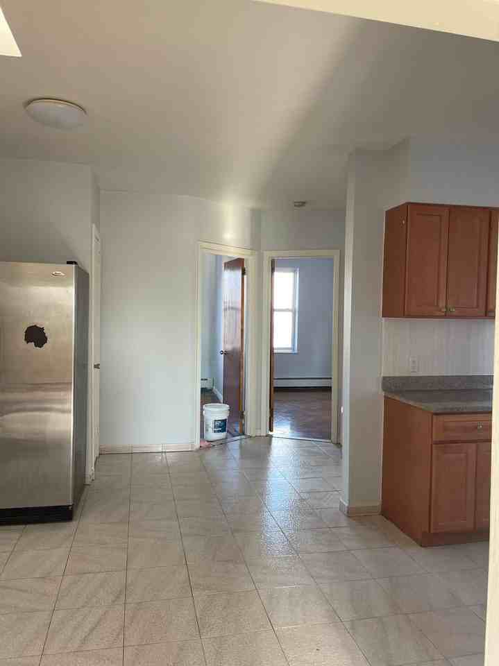 1619 Benson Avenue 2f - Photo 2 of 14