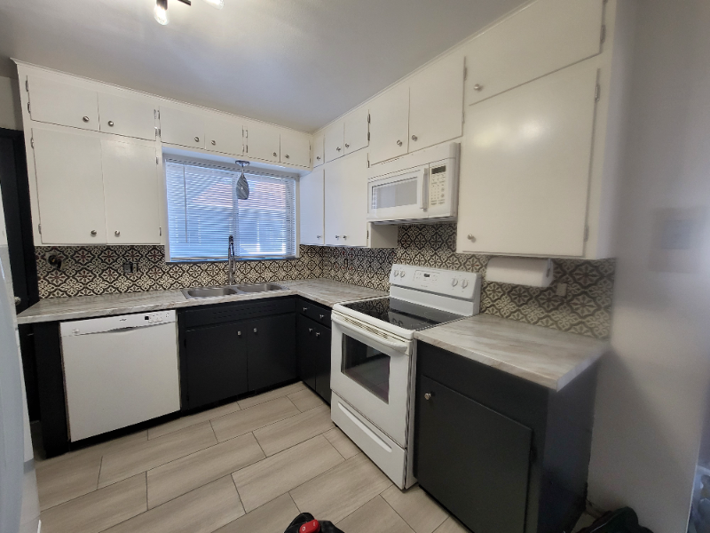 42nd Street Southwest #224 - Photo 3 of 19