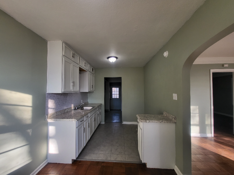 818 S Walnut St #2 - Photo 2 of 7