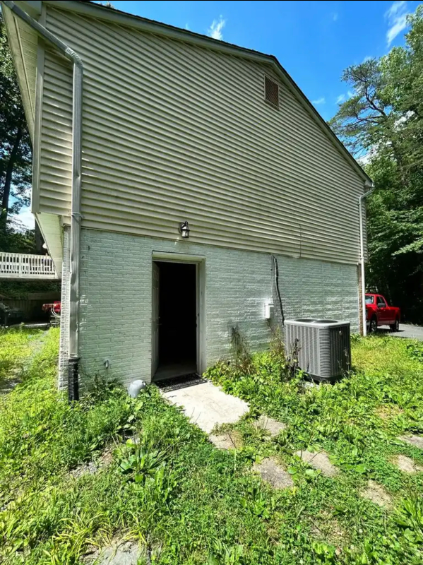 13600 Buford Ln - Photo 2 of 10